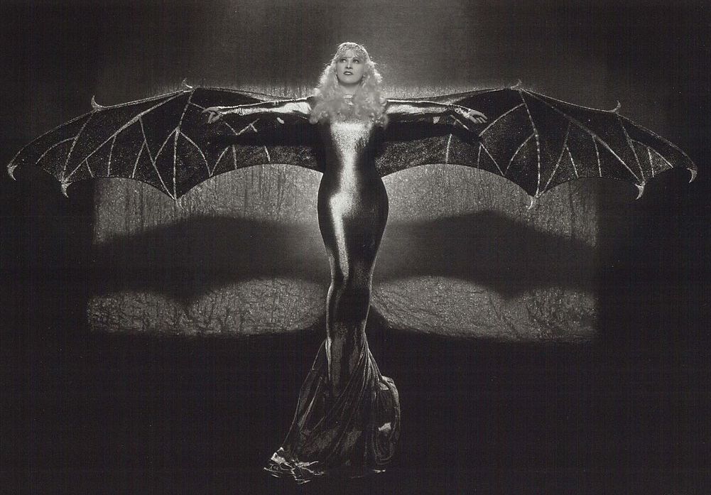mae-west-belle-of-the-nineties
